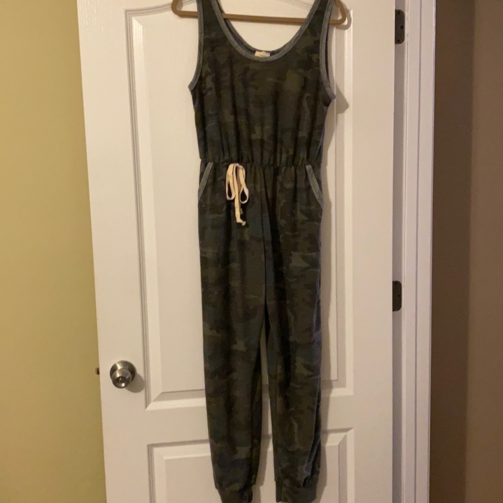 NWOT camo lounge jumpsuit with pockets!